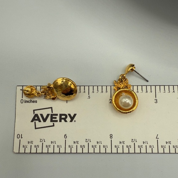 Elegant Gold Tone and Faux Pearl Minimalist Earrings - Picture 10 of 13